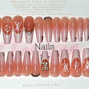 Mile High||Press-on Nail Set